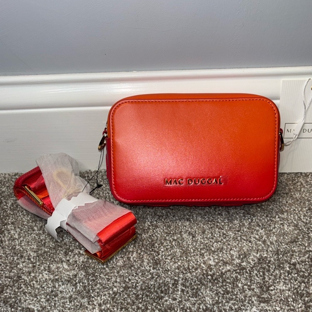 NWT Mac Duggal Ombré Crossbody Camera Bag